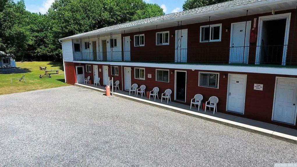 Red Ranch Inn Catskill Exterior photo