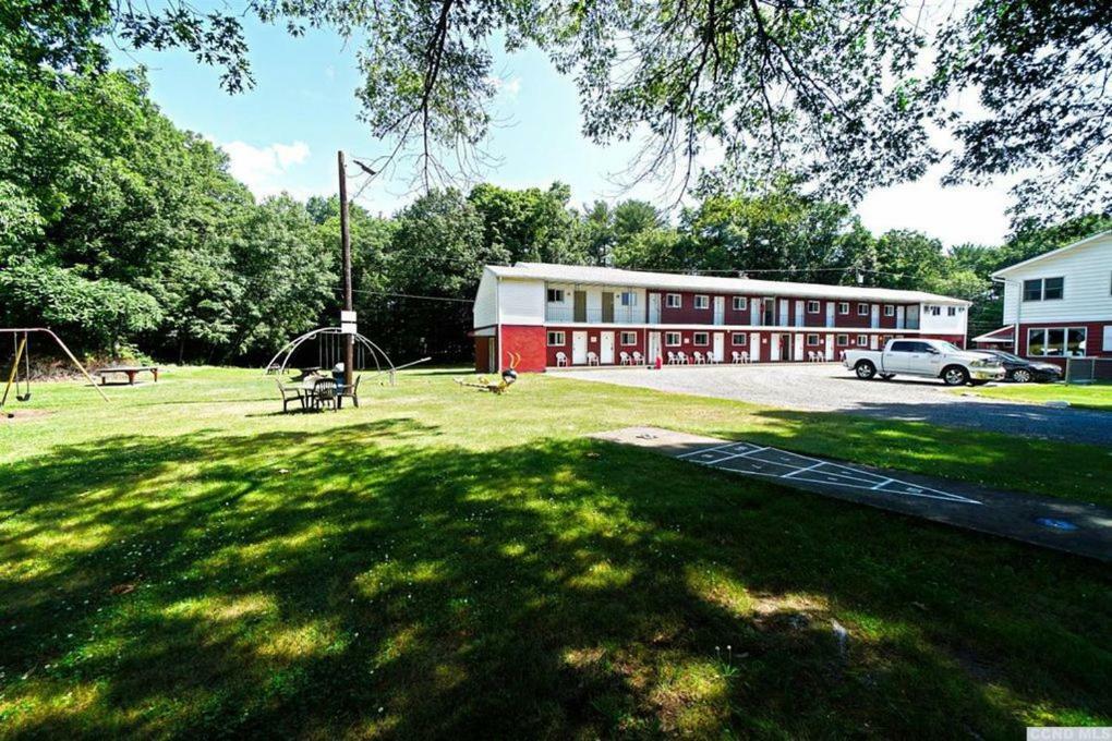 Red Ranch Inn Catskill Exterior photo